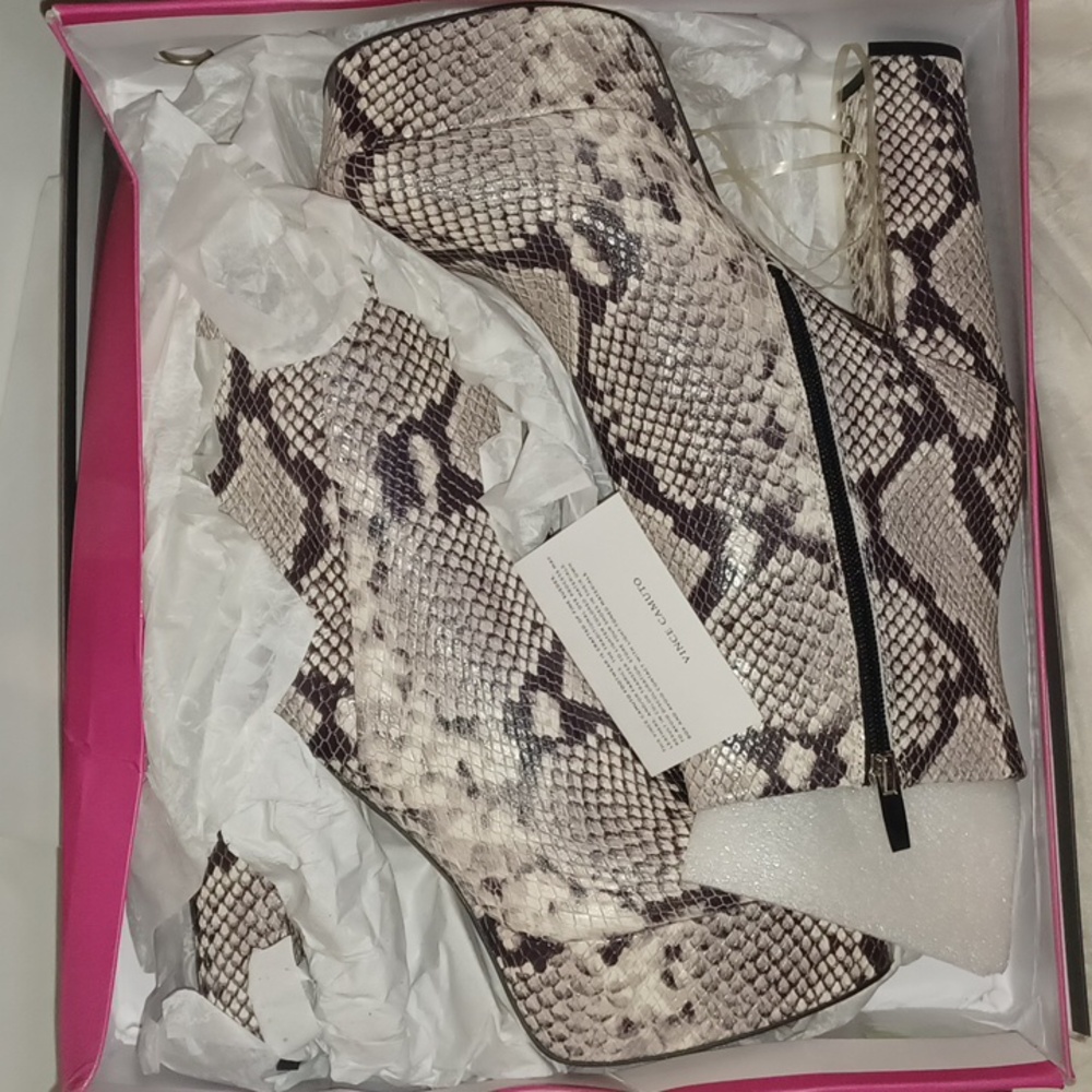 VINCE CAMUTO Leather Snakeskin Platform Ankle Boots sz.10 - Picture 2 of 3